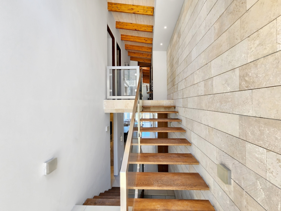 3 Bedroom Property for Sale in Bakoven Western Cape